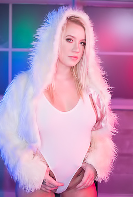 Good Fuck With Blonde Pornstar Bailey Brooke