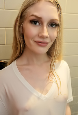 Emma Starletto Ready To Fuck Without Waiting Another Moment