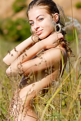 Sasha Passage outdoor posing naked